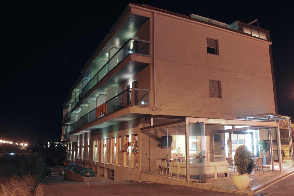 Royal Nayef Hotel Portonovo Exterior photo